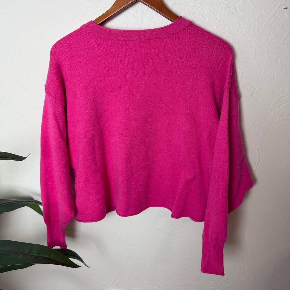 Lumière Hot Pink V-Neck Cropped Sweater – Size Small - Picture 4 of 4